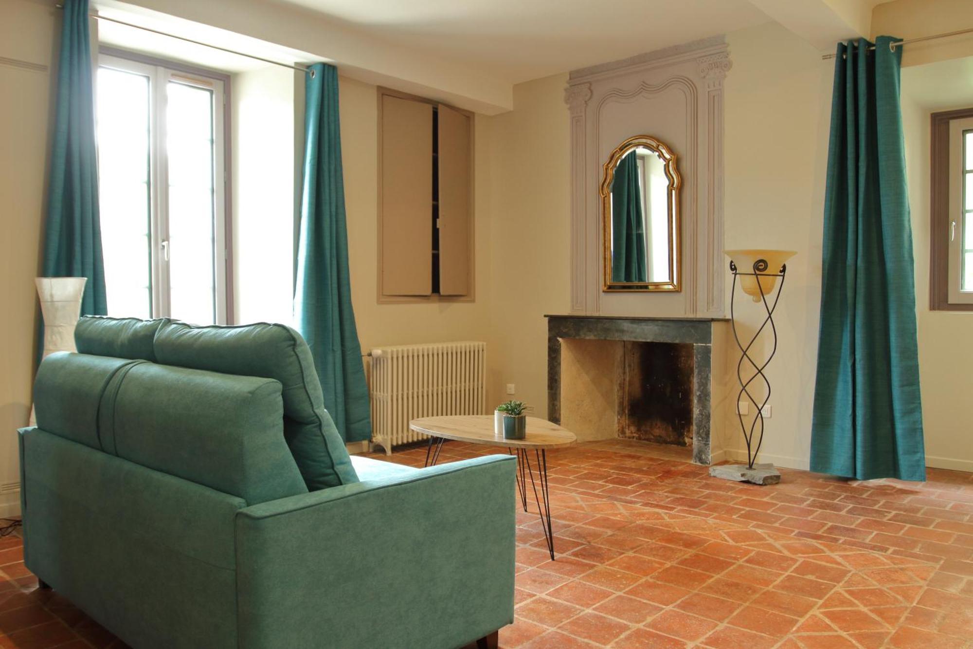 Hotel La Tour Bocsozel La Cote-Saint-Andre Esterno foto